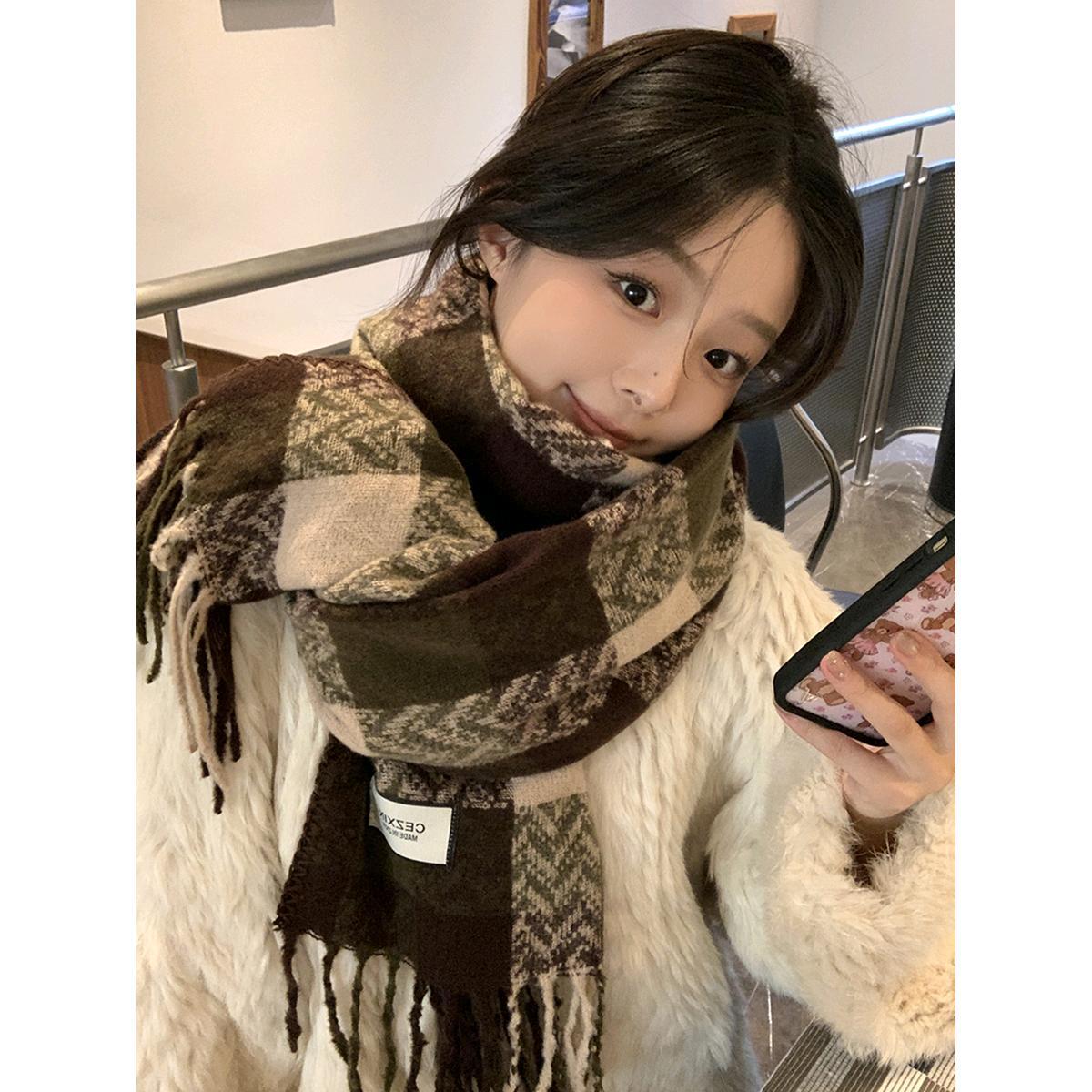 Picture of South Korea Designer New Plaid Tassel Scarf Women's Autumn and Winter Soft Warm Shawl High-end All-match Neck Fashion