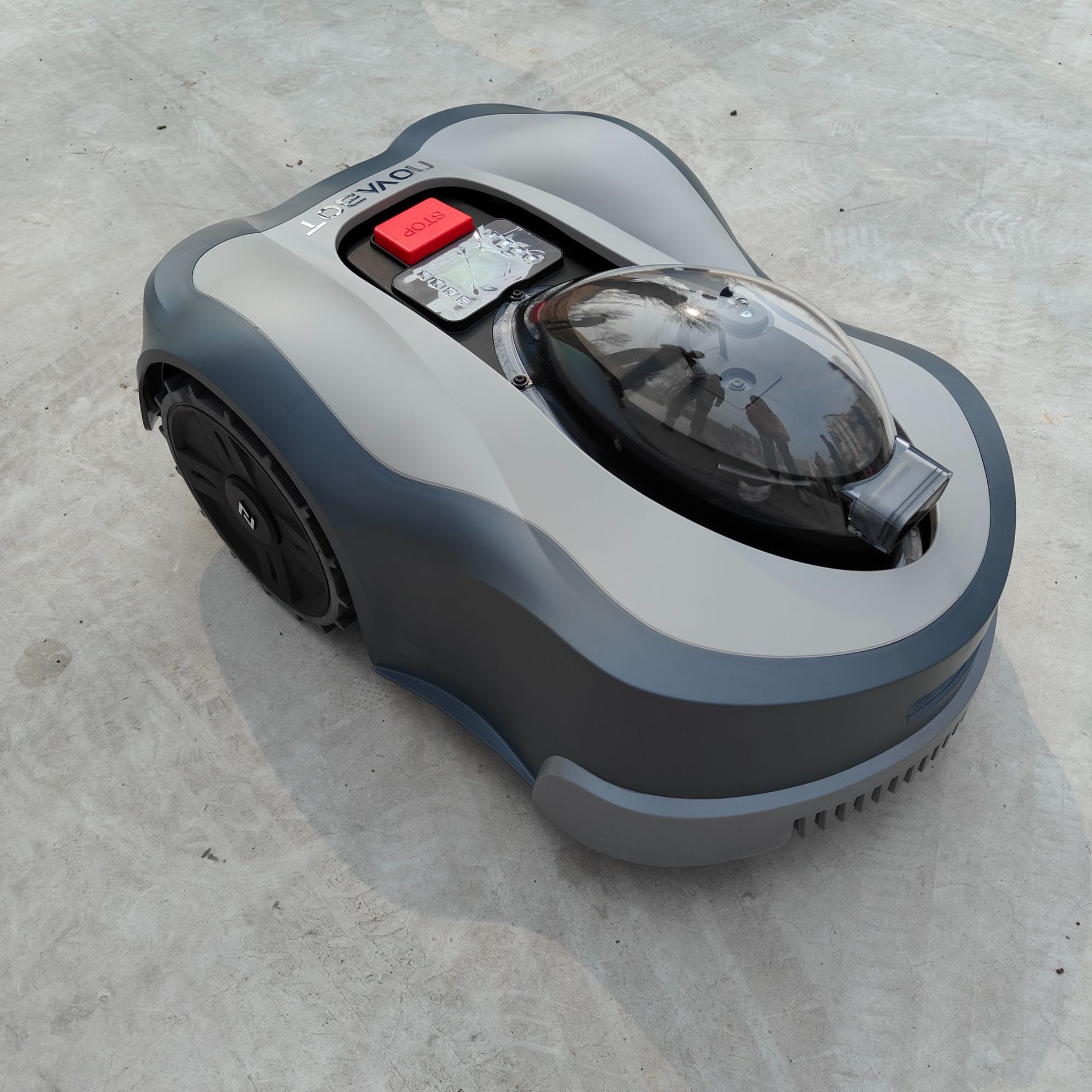intelligent robot mower intelligent electric lawn mower exported to Europe and America