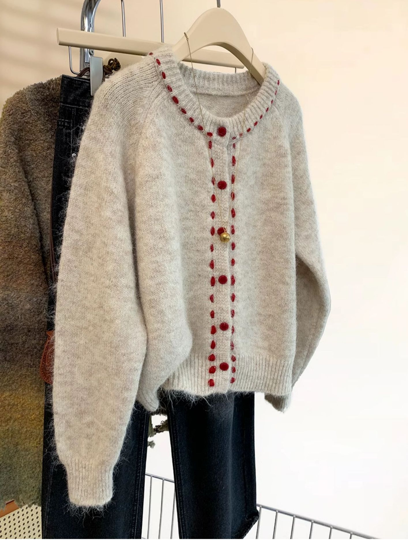 Cross-border French retro soft waxy knitted sweater women's autumn and winter loose and lazy design sense foreign style top casual jacket