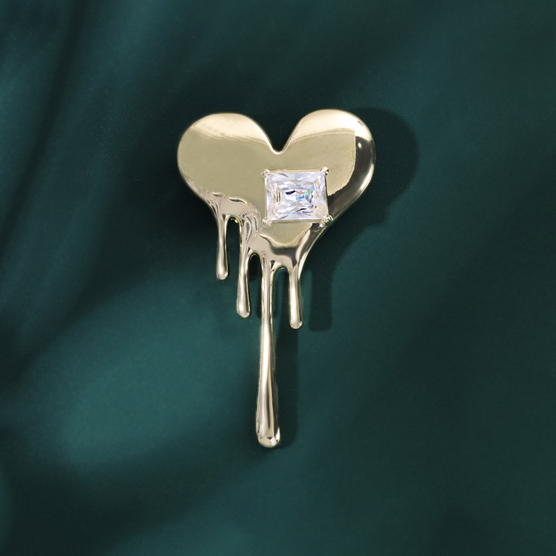 Picture of High-end Shining Brooch Copper Alloy Diamond Love Heart Corsage Suit Jacket Accessories Men's and Women's Anti-Light Collar Pin Pin