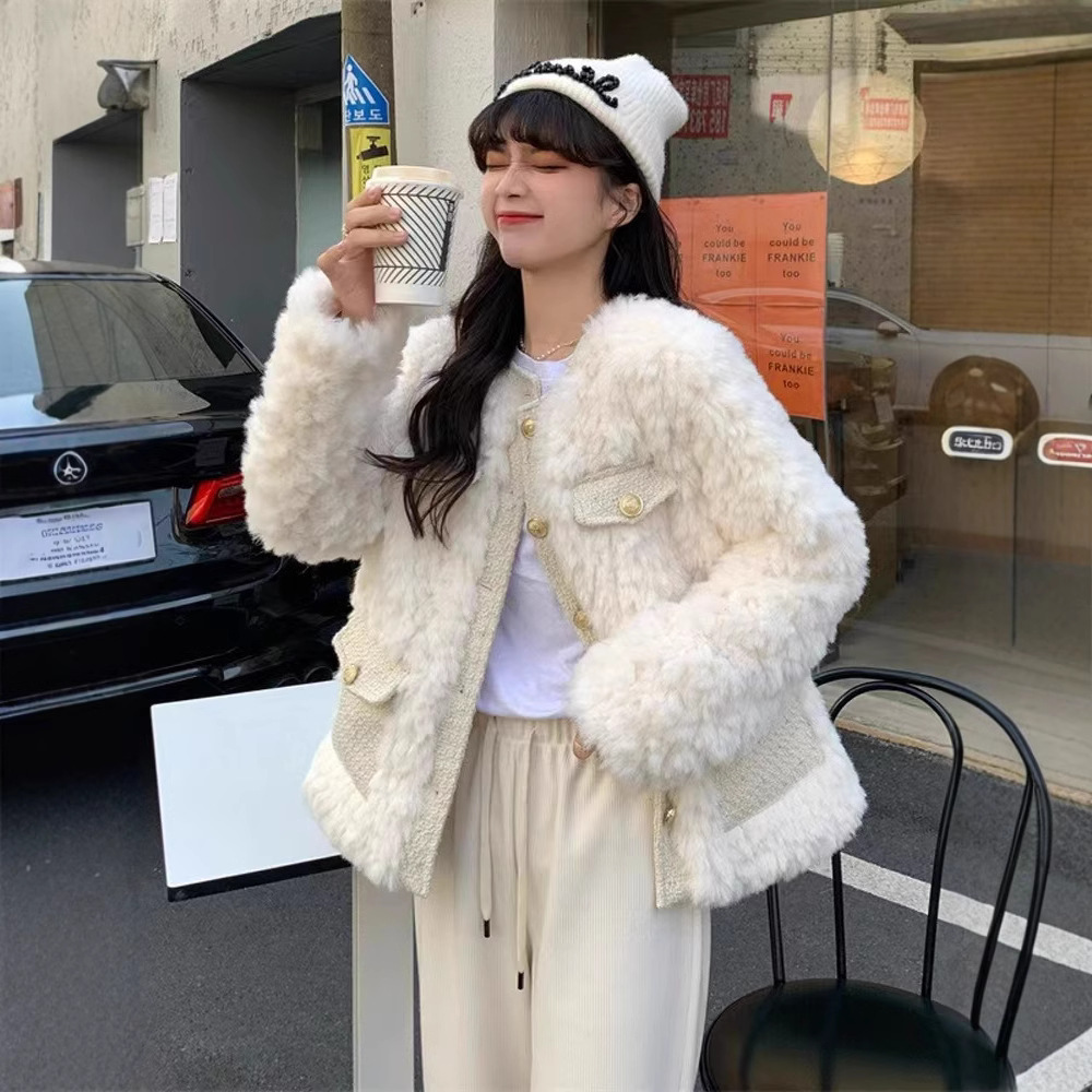 Picture of Coat for Women in Autumn and Winter, Small Fragrant Style, Imitation Lamb Wool Fleece-Lined, Thickeneded Plush, This Year's Popular Lady Style Top
