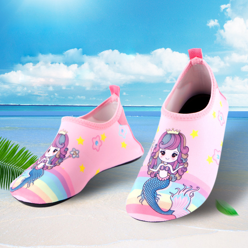 19 Years New Children's Tracing Shoes Outdoor Beach Shoes Cartoon Children's Summer Outdoor Snorkeling Shoes Soft Sole Shoes and Socks