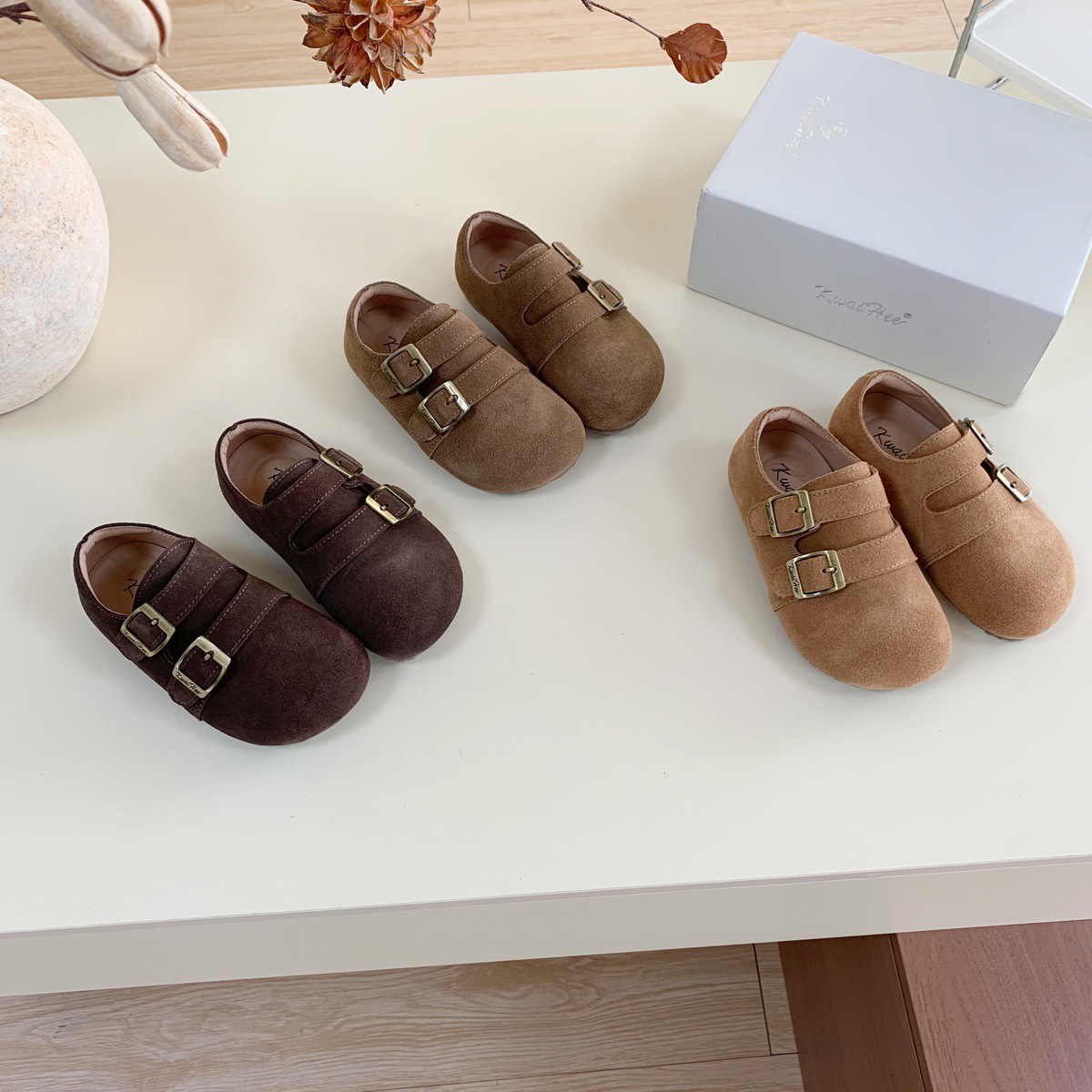 Cross-border girls' leather Birkenstock shoes retro small leather shoes Velcro deep mouth autumn and winter boy baby beanie shoes soft wholesale