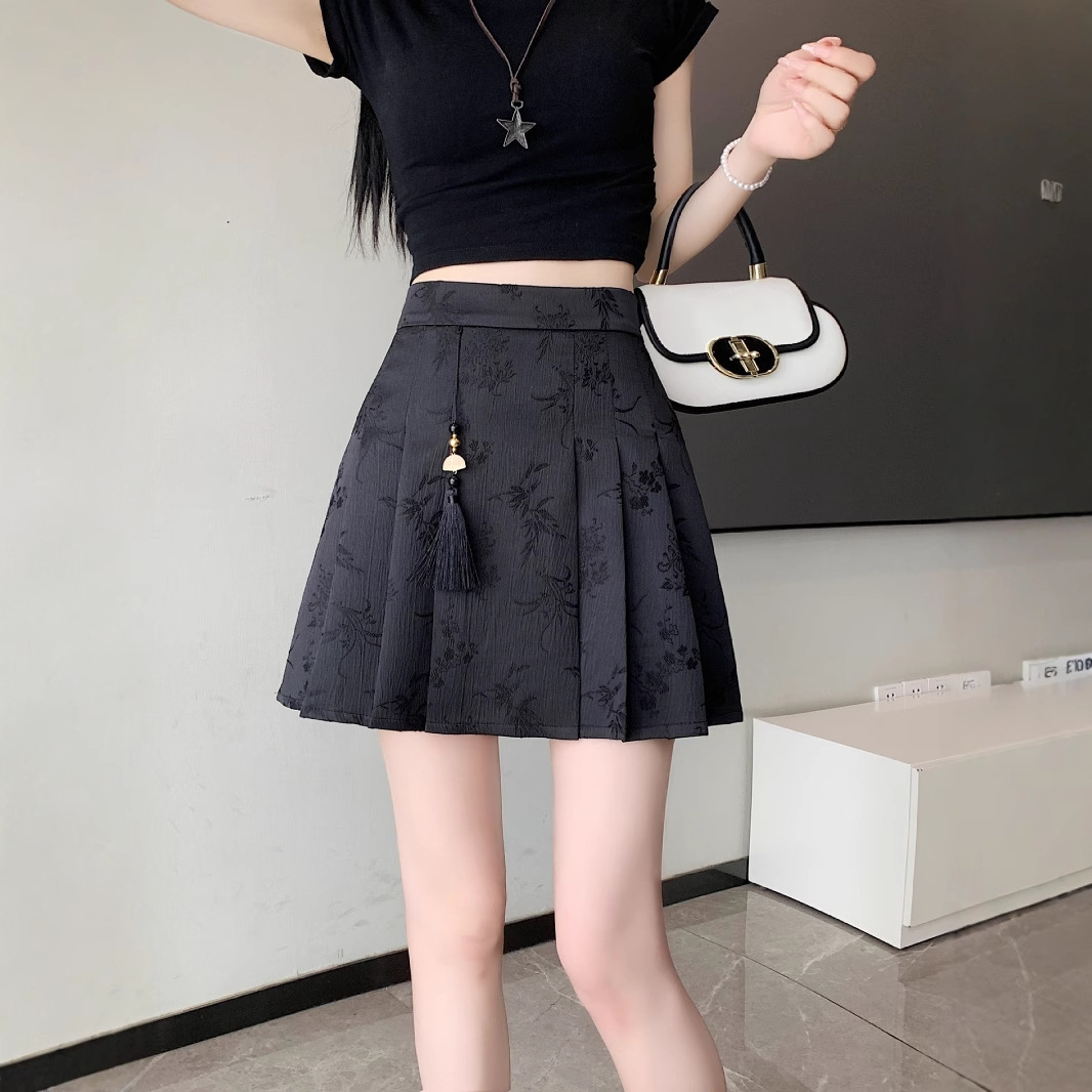 Chinese-Style Jacquard Pleated Mamian Skirt for Petite Women, A-Line Slim-Fit Short Skirt with Chinese-Style Jacquard