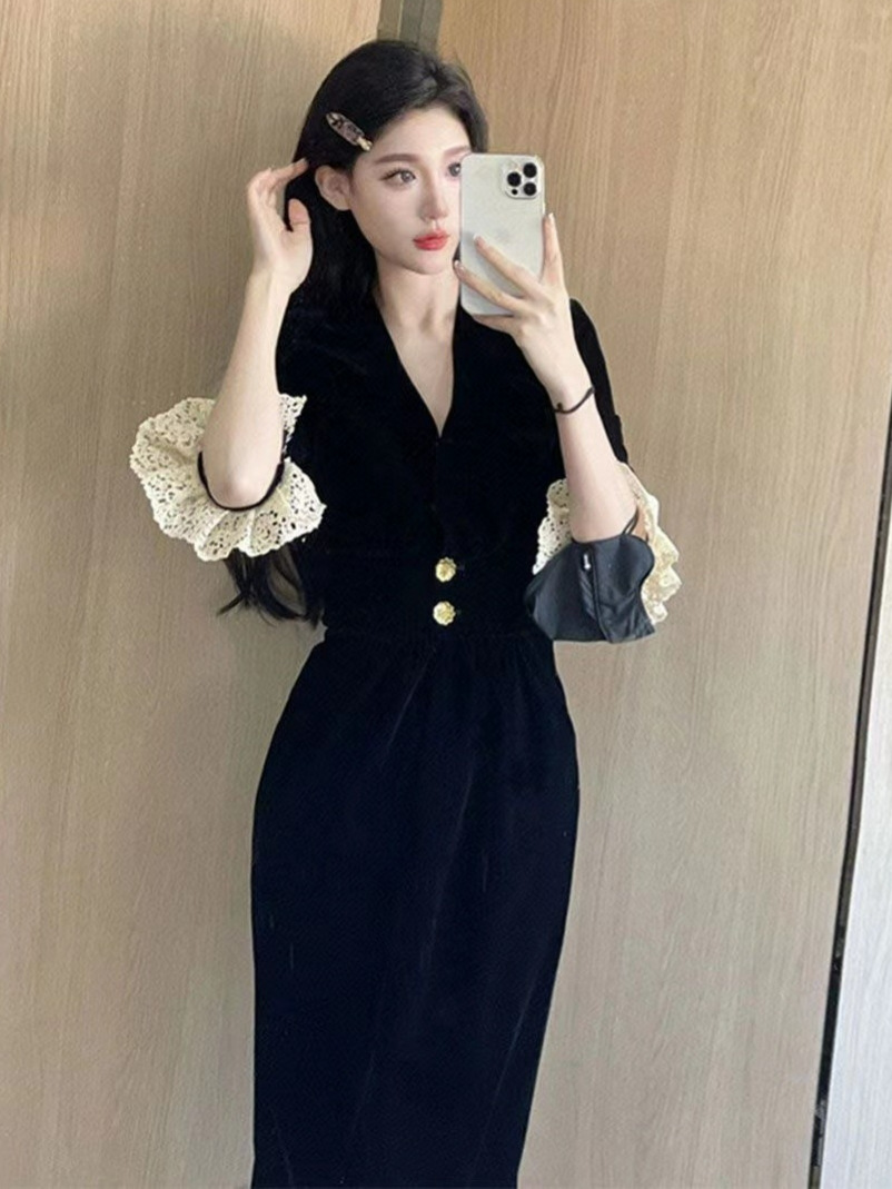 French Retro Long Sleeve Black dress Children's Autumn and Winter 2024 New Hepburn Style Design Feeling Hip Dress