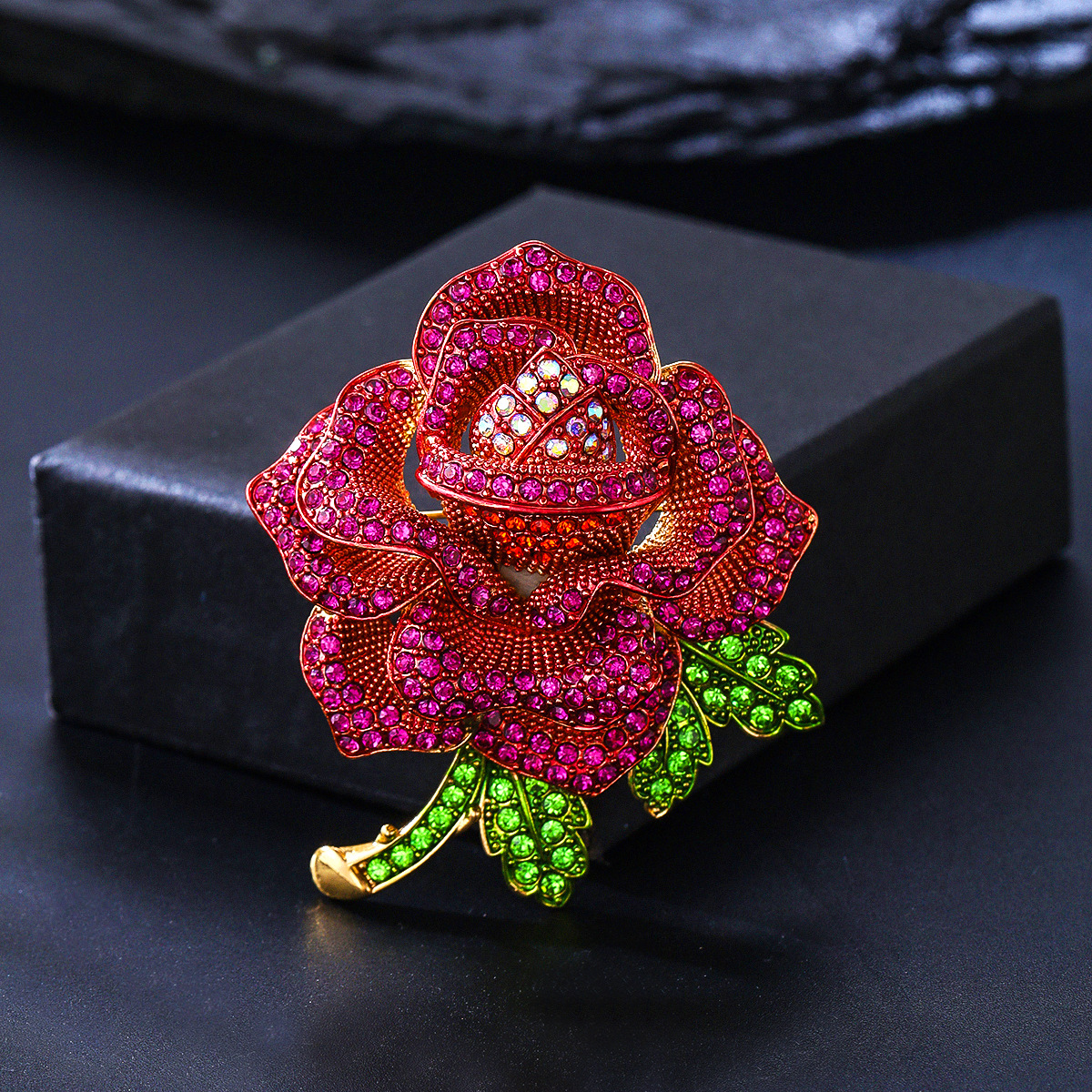 Cross-border Creative Heavy Industry Full Diamond Rose Brooch High-end Retro Elegant Ladies Suit Jacket Corsage
