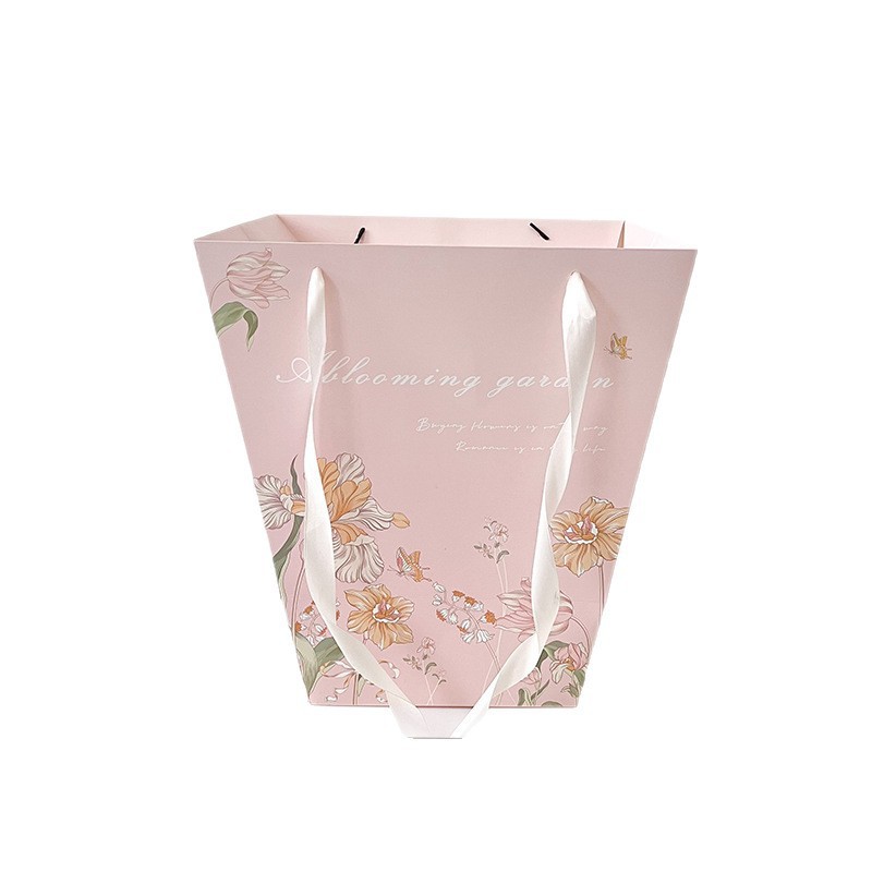 Picture of Qixi Love in the Flowers Trapezoidal Bouquet Bag Flower Packaging Materials Paper Bag Small Fresh Handbag Spot Wholesale
