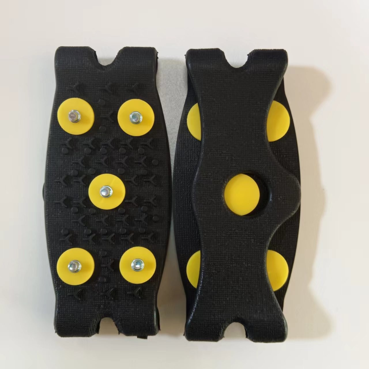 Picture of Cross-border 19-tooth stainless steel chain welded silicone ice claw winter outdoor sports mountaineering rock climbing anti-slip shoe set