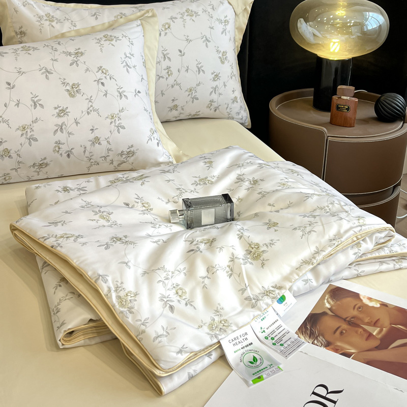 Picture of Class A 60S Tencel Summer Quilt Four-piece Lyocell Fiber Summer Quilt Machine Washable Air-conditioning Quilt Summer Thin Quilt