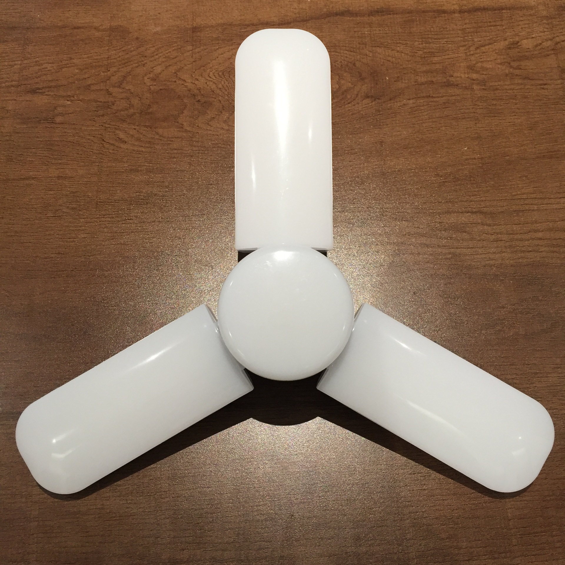 Picture of Four-leaf folding lamp new mini leaf lamp E27 screw super bright LED lighting bulb wholesale bulb burst