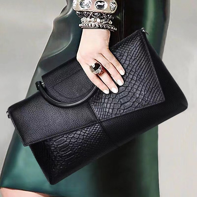 European and American fashion convenient clutch new niche design handbag high-grade light luxury Queen series shoulder bag