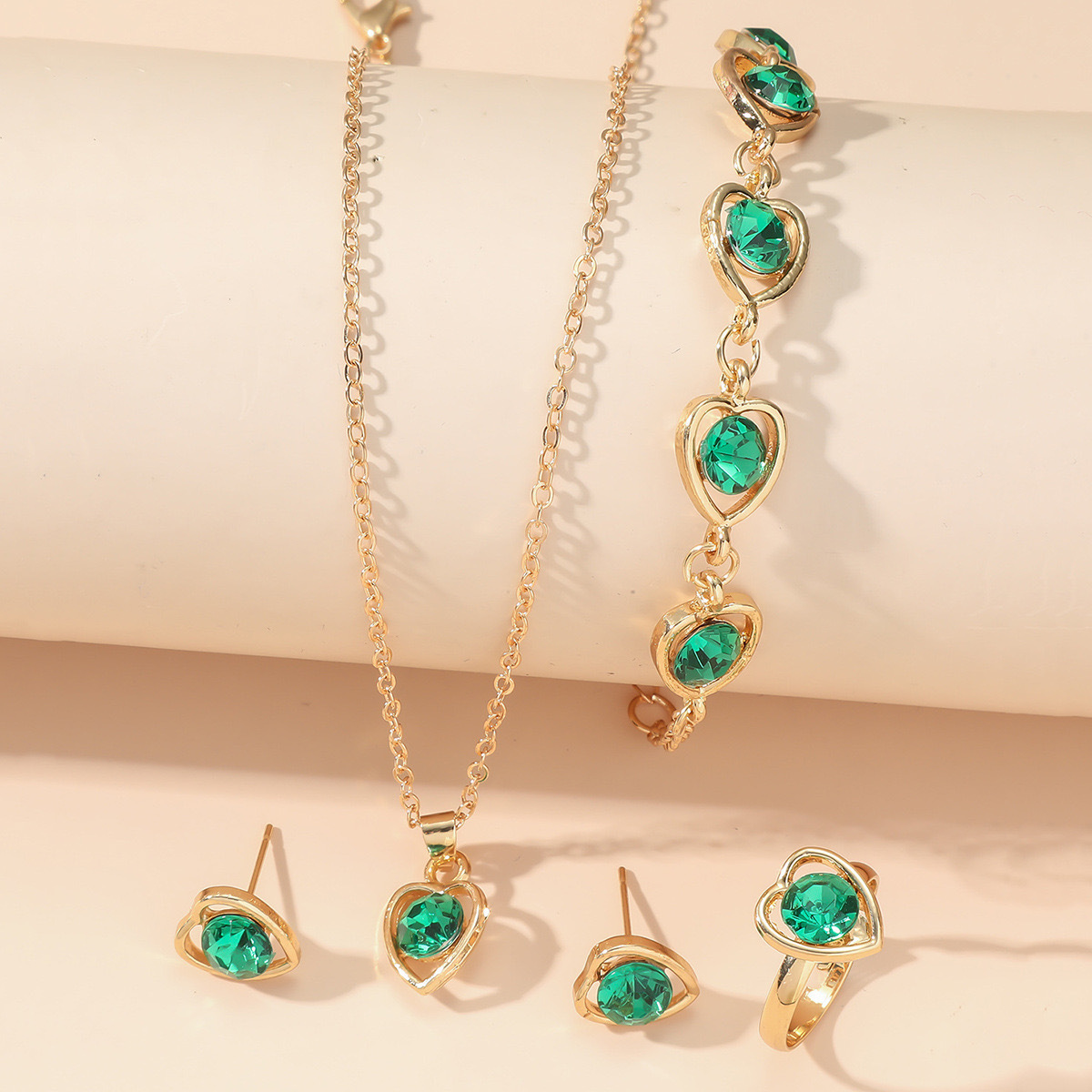 Picture of Amazon Cross-border European and American Crystal Love Jewelry Fashion Temperament Peach Heart Necklace Earrings Ring Bracelet Four-piece Set