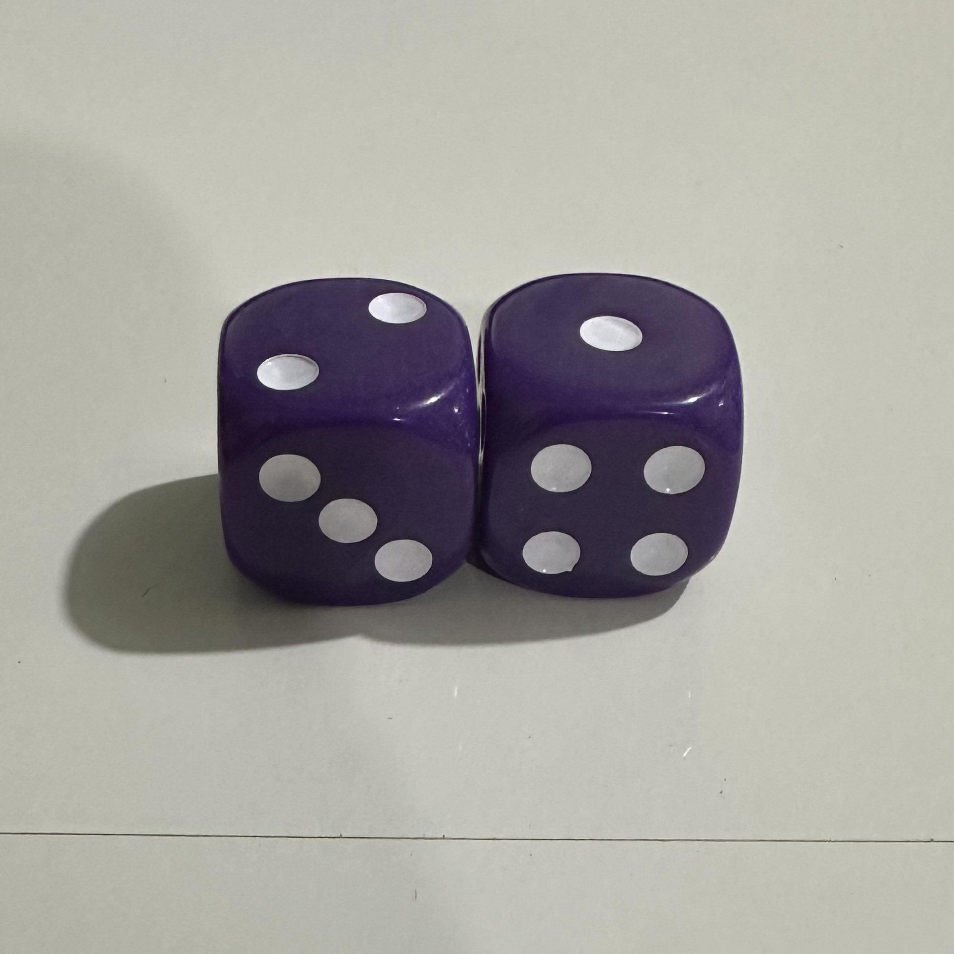 Picture of Yiwu Dege leisure and entertainment supplies 16mm acrylic solid color dice color complete