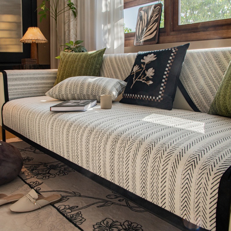 Retro French Sofa Cushion Accessible Luxury and High-End 2025 New Four-Season Universal Chenille Sofa Cover Cloth Towel