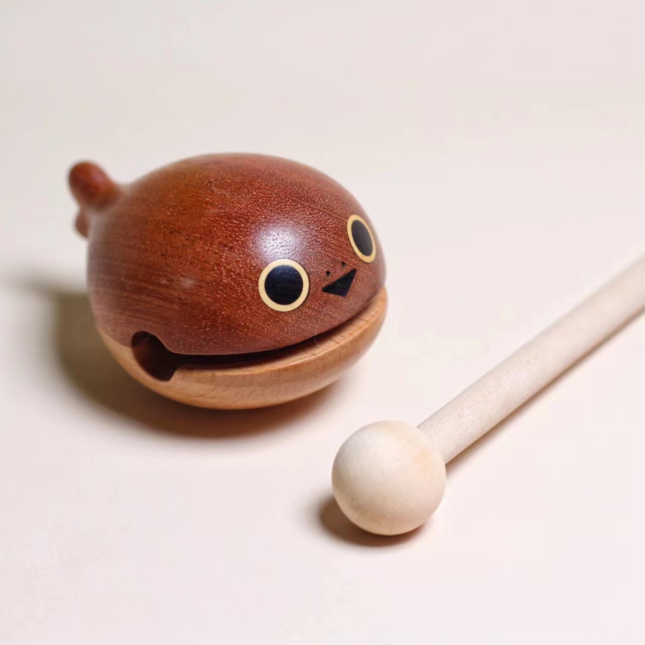 Picture of Wooden Fish Decompression Solid Wood Work Crazy Desktop Small Ornaments Sakaban turtle Emotional Stability Office Toy