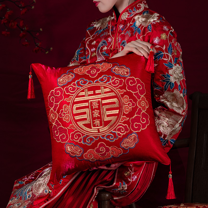 Wedding pillow a pair of red XI-shaped sofa cushion wedding supplies collection wedding room wedding festive wedding pillow