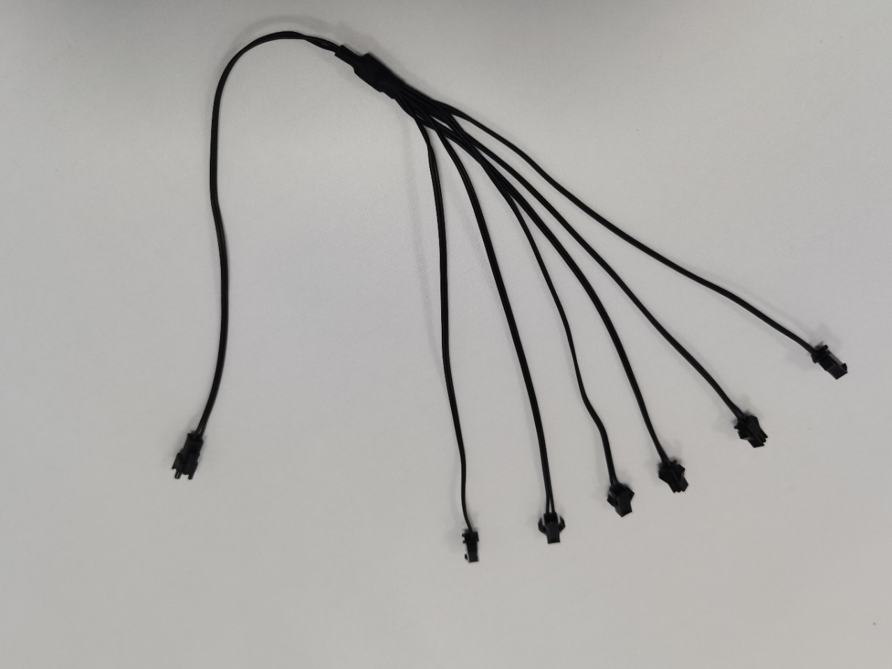 Picture of Cold Light Branch Cable Splitter Cable 1-to-2/3/4/5/6 Connection Cable Smt Terminal Extension Cable Environmentally Friendly Material