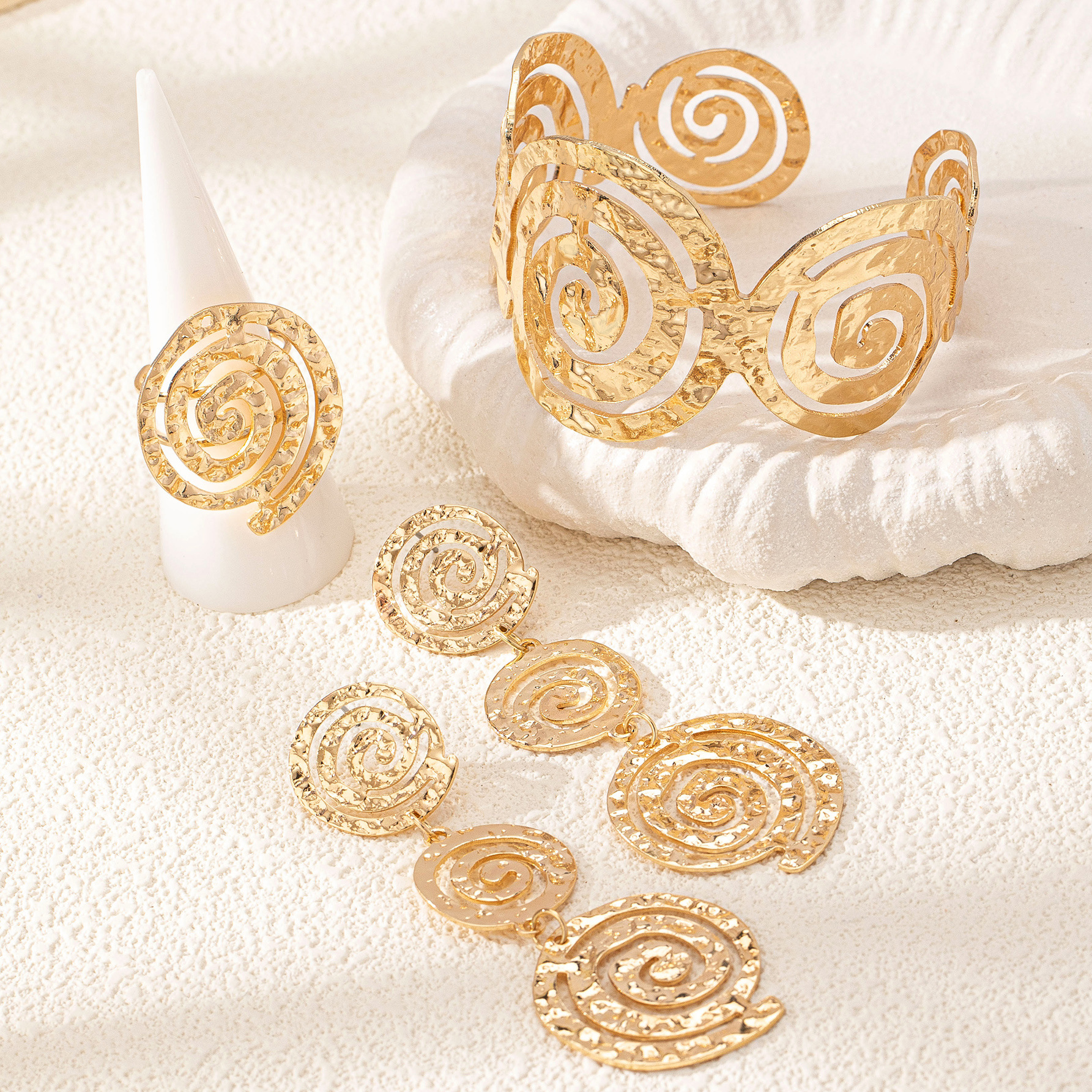 Picture of Cross Border Hot Personality Fashion Trend Spiral Earrings Ring Bracelet suit Suitable for Women Street Party Wear