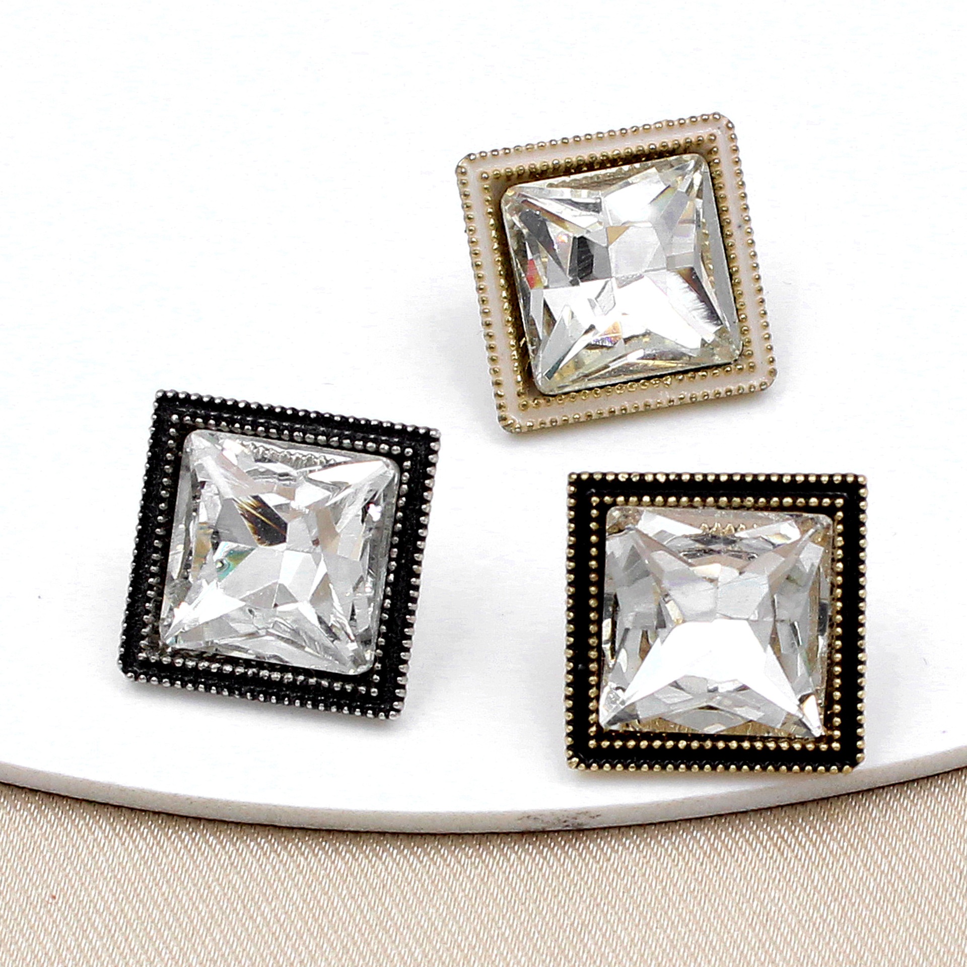 Tweed Style Metal Buckle Square Black Edge White Edge Crystal Shiny Glass Button High-End Clothing Hot Button