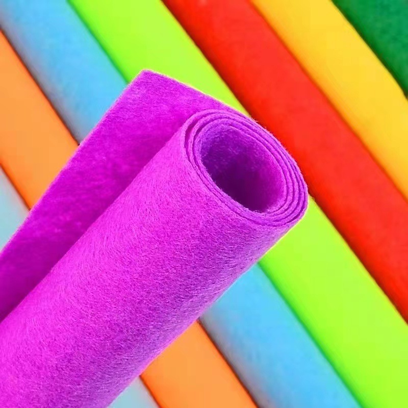 Picture of Adhesive-backed felt cloth industrial oil-absorbing felt gasket non-woven gray felt non-woven breathable filter felt manufacturers