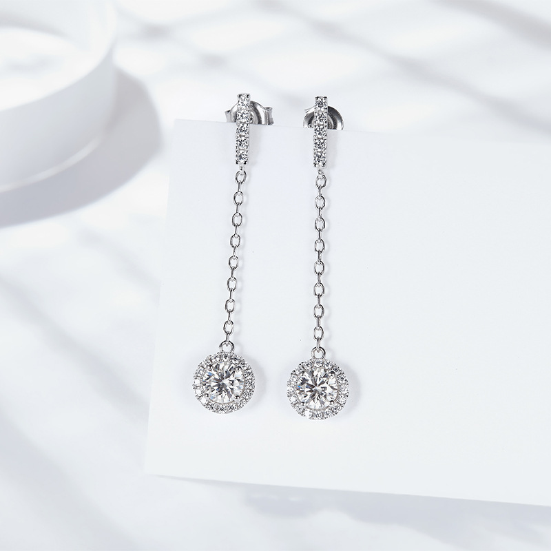 Picture of Elegant Style Moissanite Princess Round Ear Cuff 925 Silver Stud Earrings 1 Carat Moissanite Geometric Earrings Geometric Style