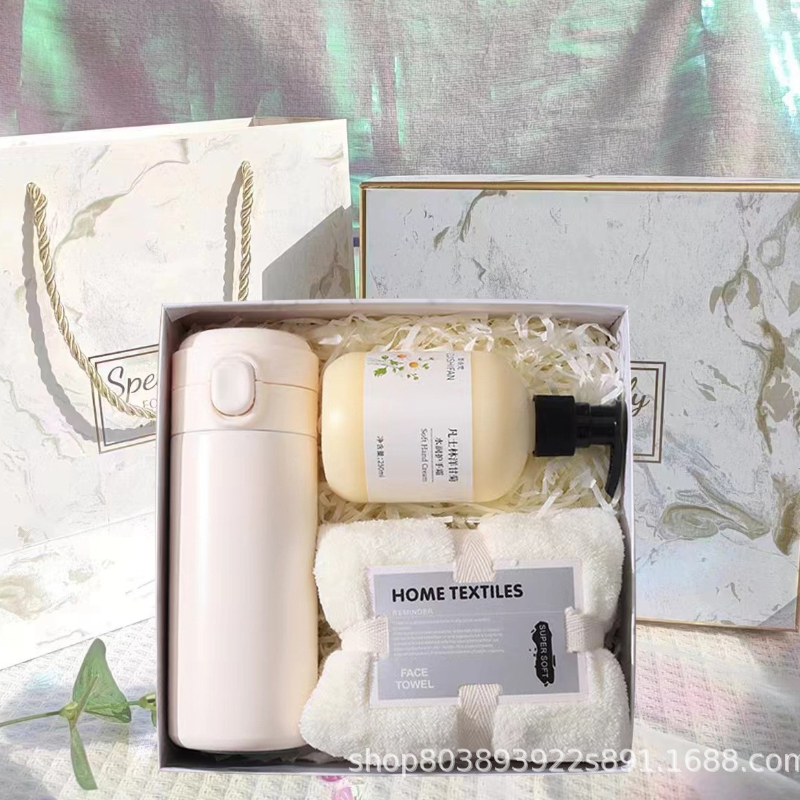 Picture of Business Accompanying Gift Set Practical Staff Birthday Welfare Gift Company Annual Meeting Creative Gift Wholesale Christmas