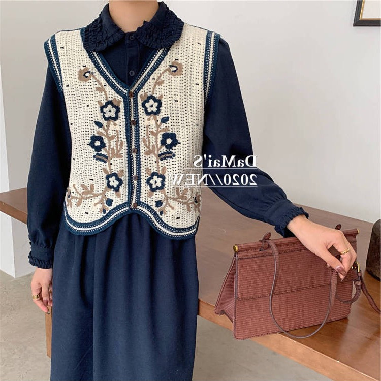 Picture of New Korean Style Knitted Vest Women's Vintage Embroidered Crochet Knitted Shirt Waistcoat Vest Sleeveless Jacket Spring and Summer