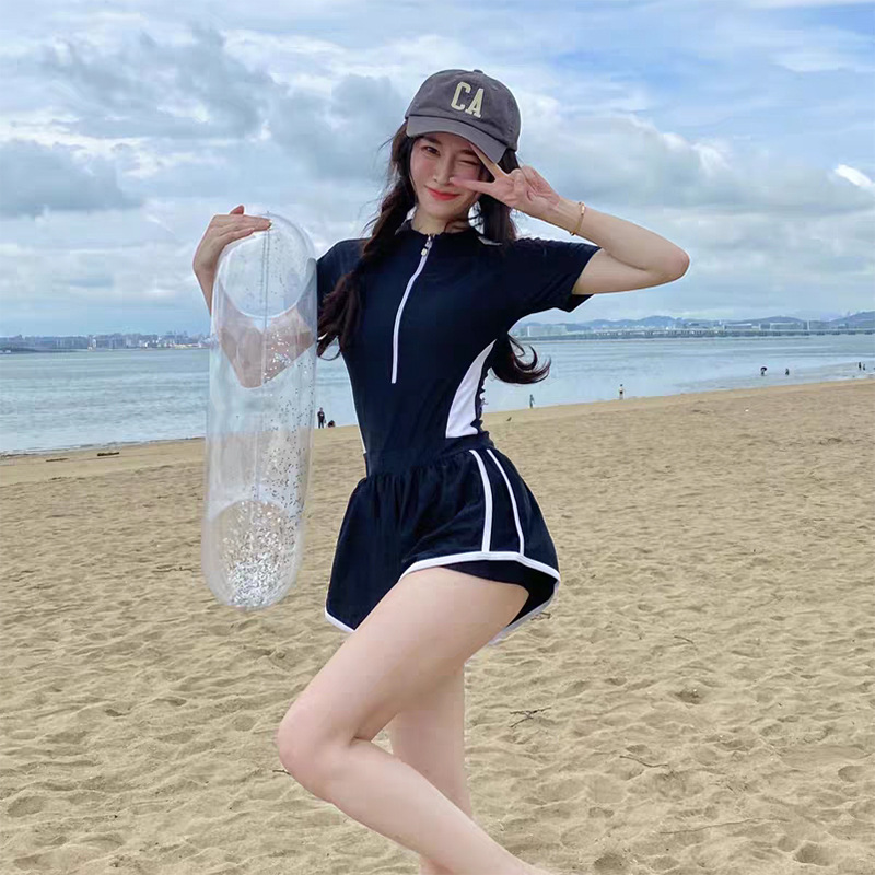 Sports Swimsuit for Women 2025 New Conservative One-Piece Belly-Covering Slimming Look Student Boxer Briefs Hot Spring Small Breast Swimsuit