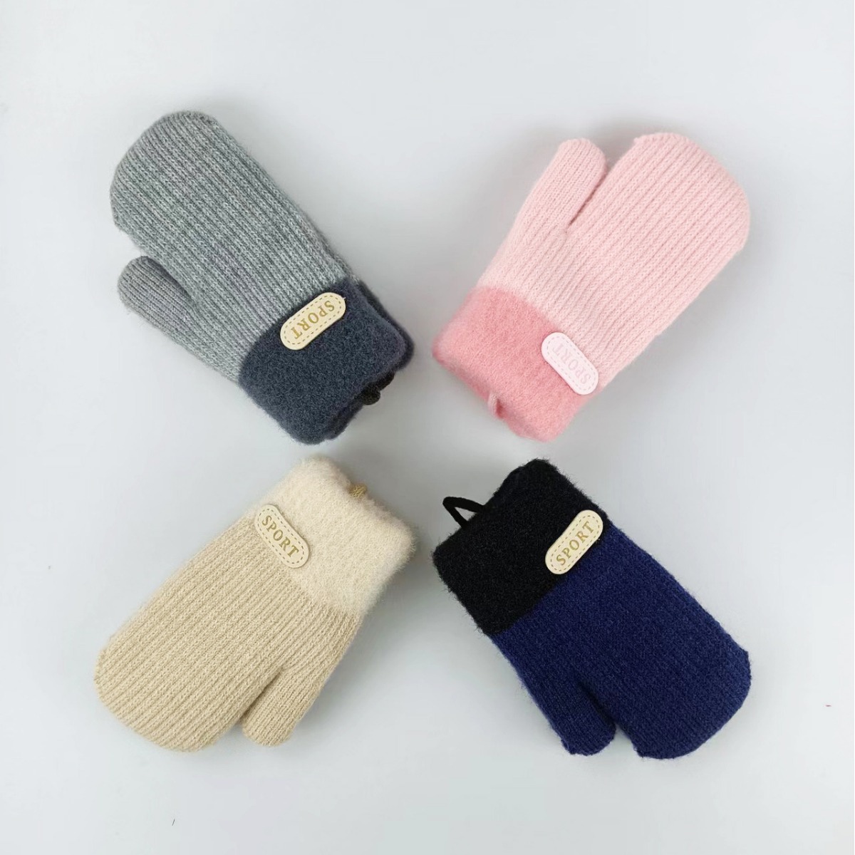 Picture of Autumn and Winter Children's Gloves Hanging Neck fleece-lined Thickened 4-7 Years Old Baby Outdoor Cold-proof Warm Knitted Gloves