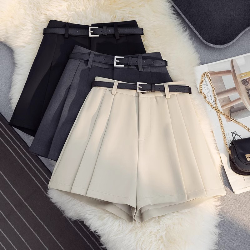 Spring and Summer 2025 New Niche Suit Shorts Women's Loose High Waist Pleated A- line Pants Slimming Wide Leg Casual Shorts