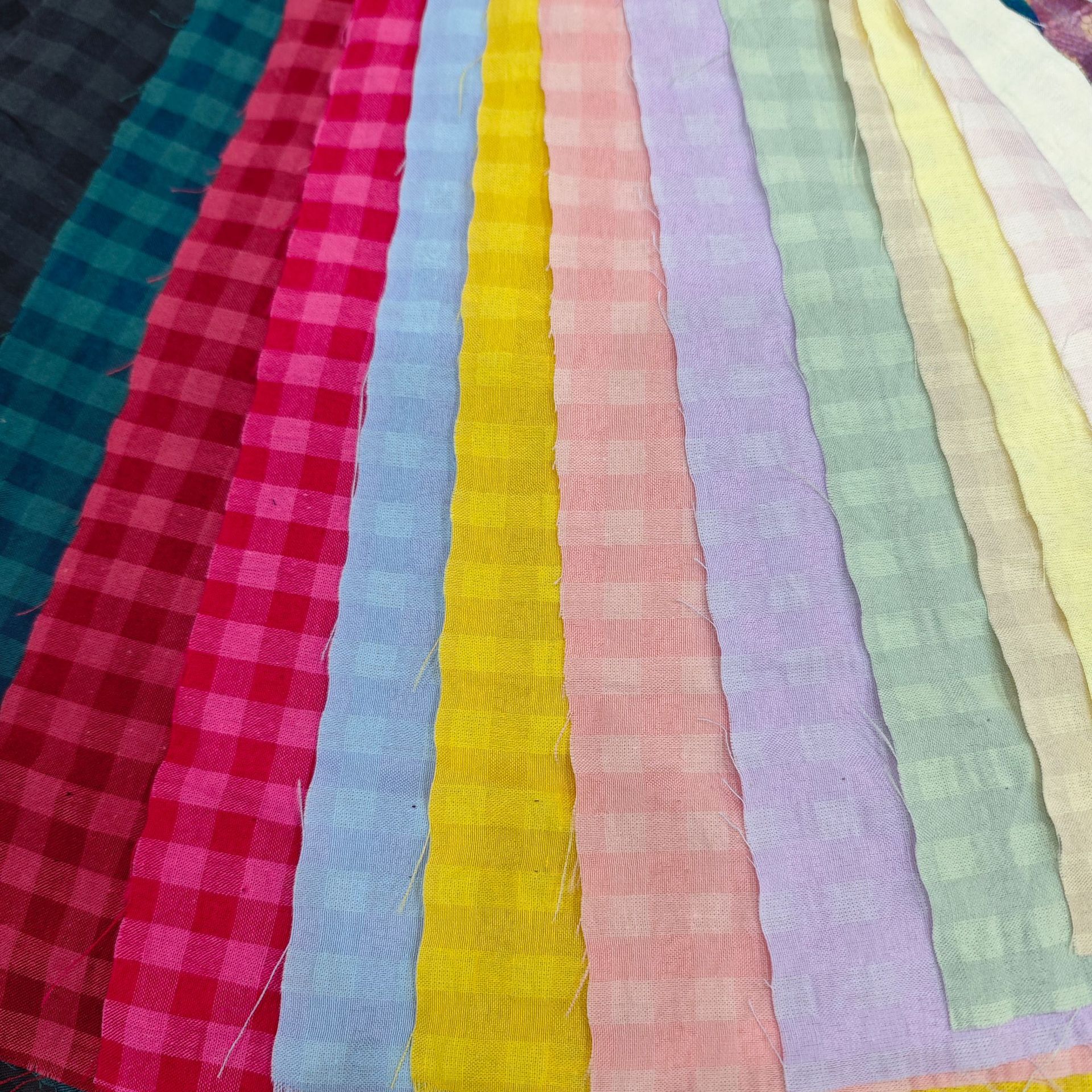Summer Polyester-Cotton Bubble Plaid Fabric, Fresh Children's Candy-Colored Set Dress Camisole Fabric in Stock