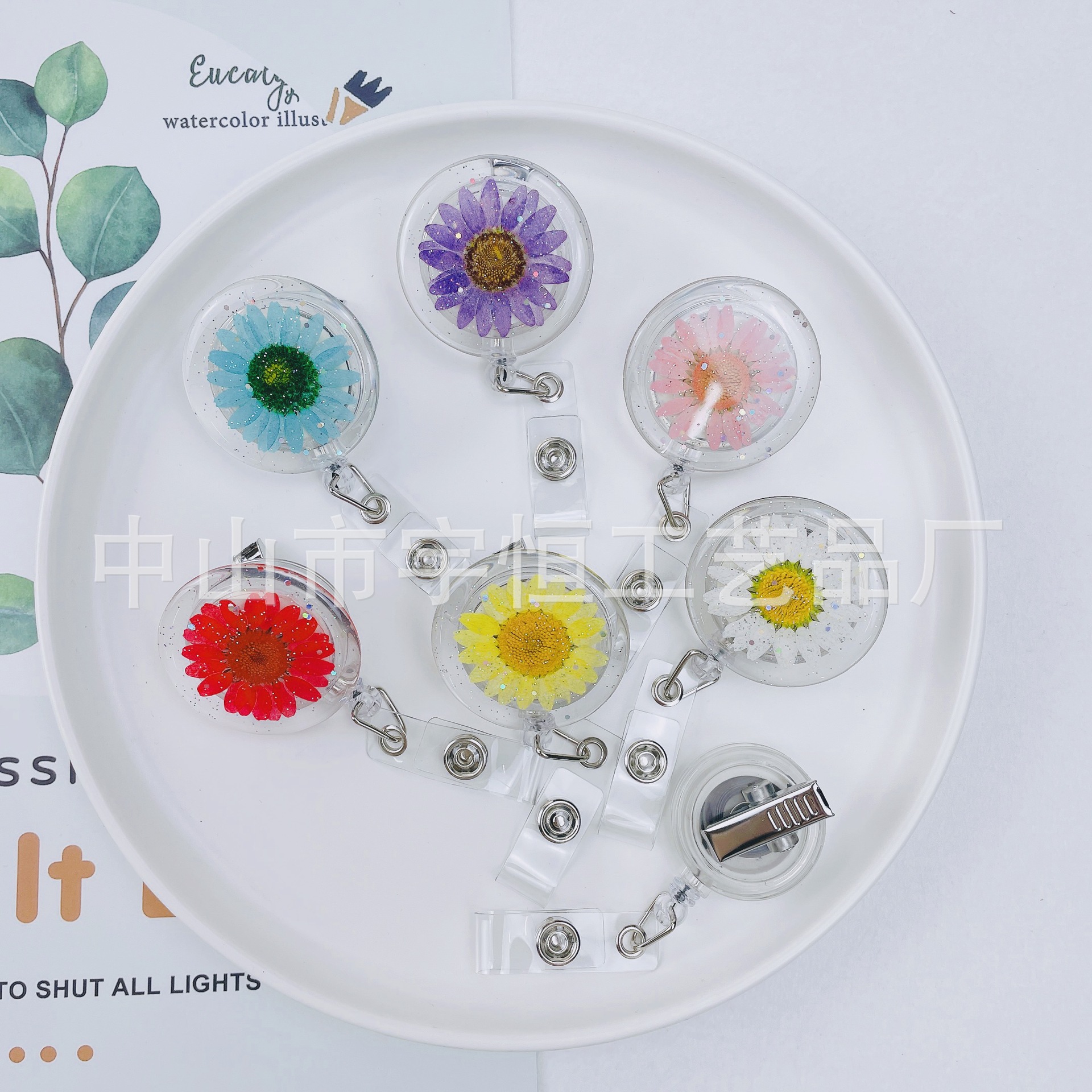 Picture of 2022 Cross-border Dried Flower Easy Pull Button Real Flower Transparent 360-degree Easy Pull Doctor Nurse Scroll Badge