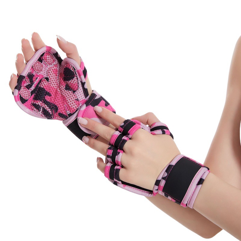 Factory wholesale sales leather thickened silicone riding gloves fitness gloves weightlifting half finger wristband gloves