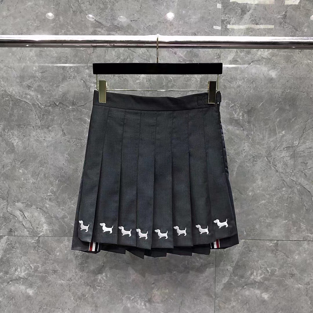 Picture of Tb22 New Summer Puppy Embroidered Pleated Skirt Casual, Fashionable and Comfortable Short Front and Long Back Skirt Slimming Look