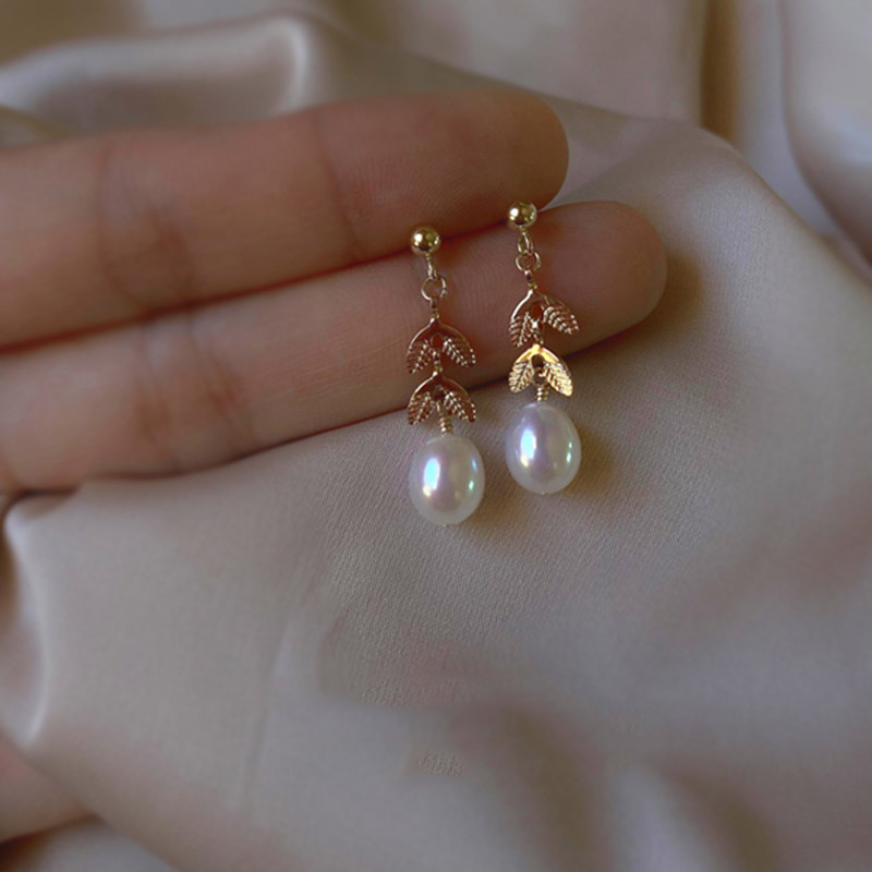 Picture of Natural Light Freshwater Pearl Laurel Leaves Leaves Earrings Vintage Niche Advanced Earrings