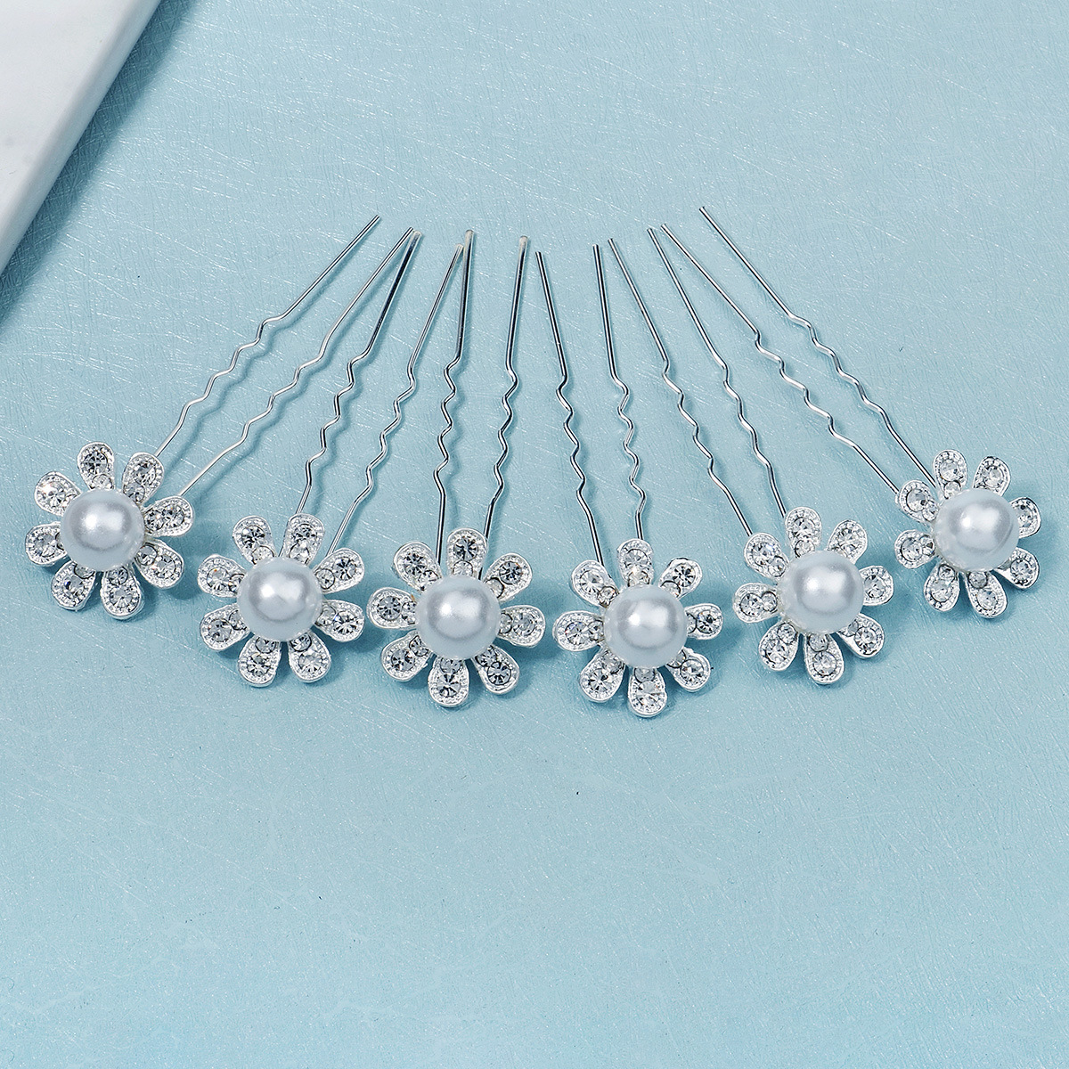 Picture of Wedding accessories wholesale European and American simple new bridal hairpin pearl rhinestone pin wedding dress accessories