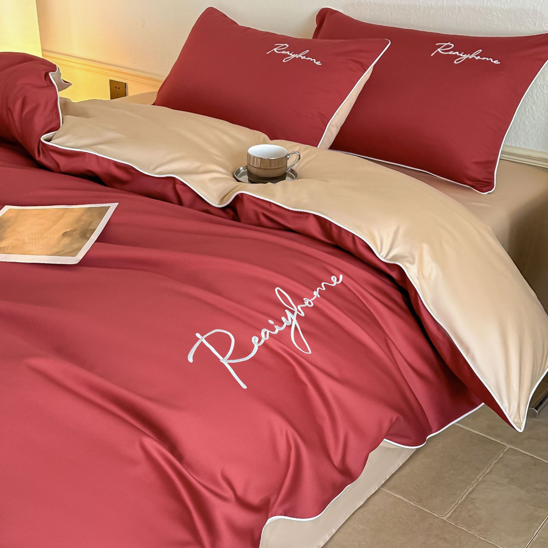 Picture of 60 Xinjiang long-staple cotton four-piece cotton bed sheet bed hat light luxury embroidery dormitory three-piece cotton bedding s