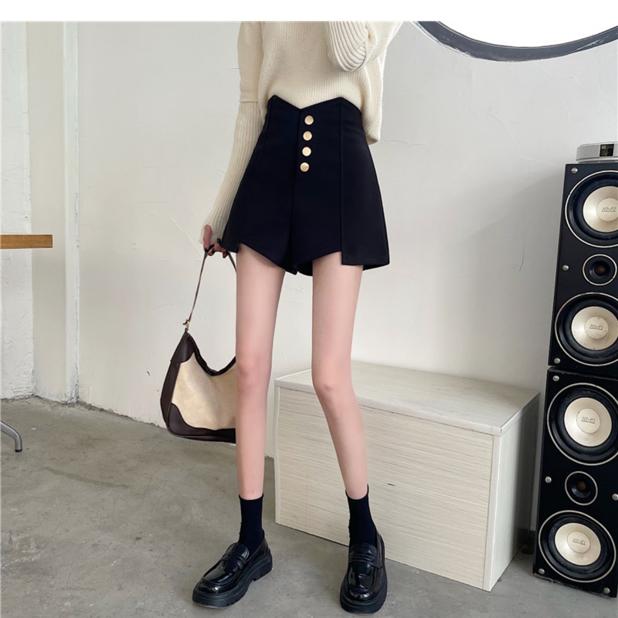 Picture of 2023 Super High Waist Wide Leg Slim Casual Hot Pants Instagram Style Trendy High Waist Shorts Women's Summer Design Sense