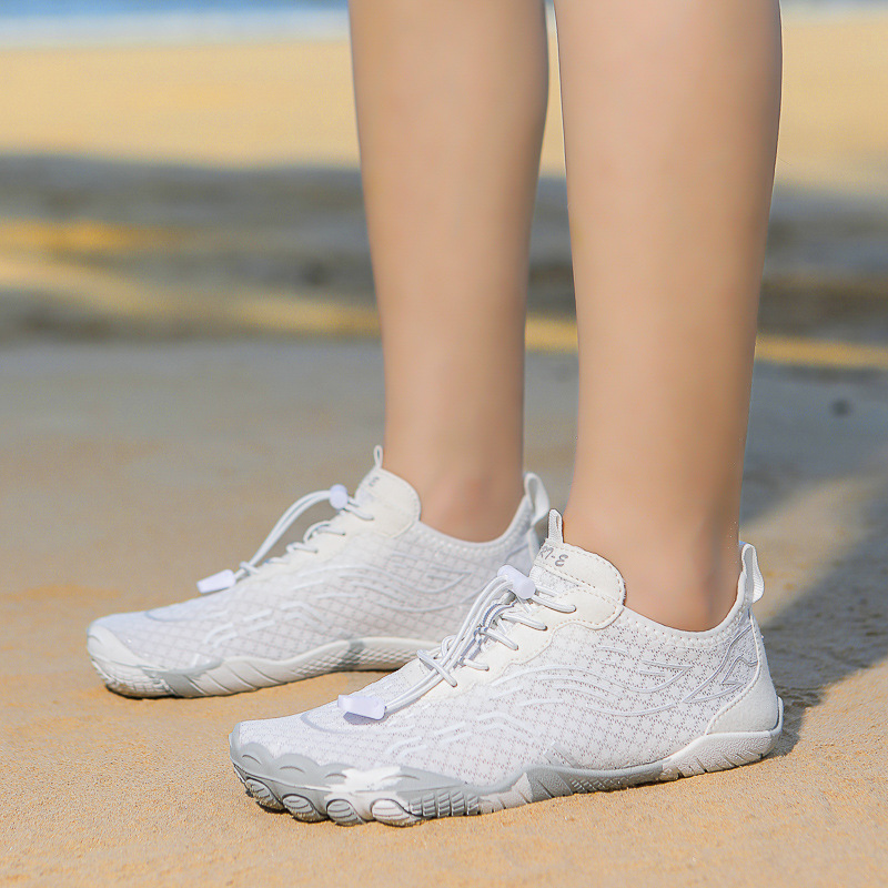 Picture of Cross-Border New River Tracing Shoes for Couples, Outdoor Swimming and Wading Shoes, Quick-Drying Breathable Beach Shoes, Hiking and Mountaineering Five-Finger Shoes