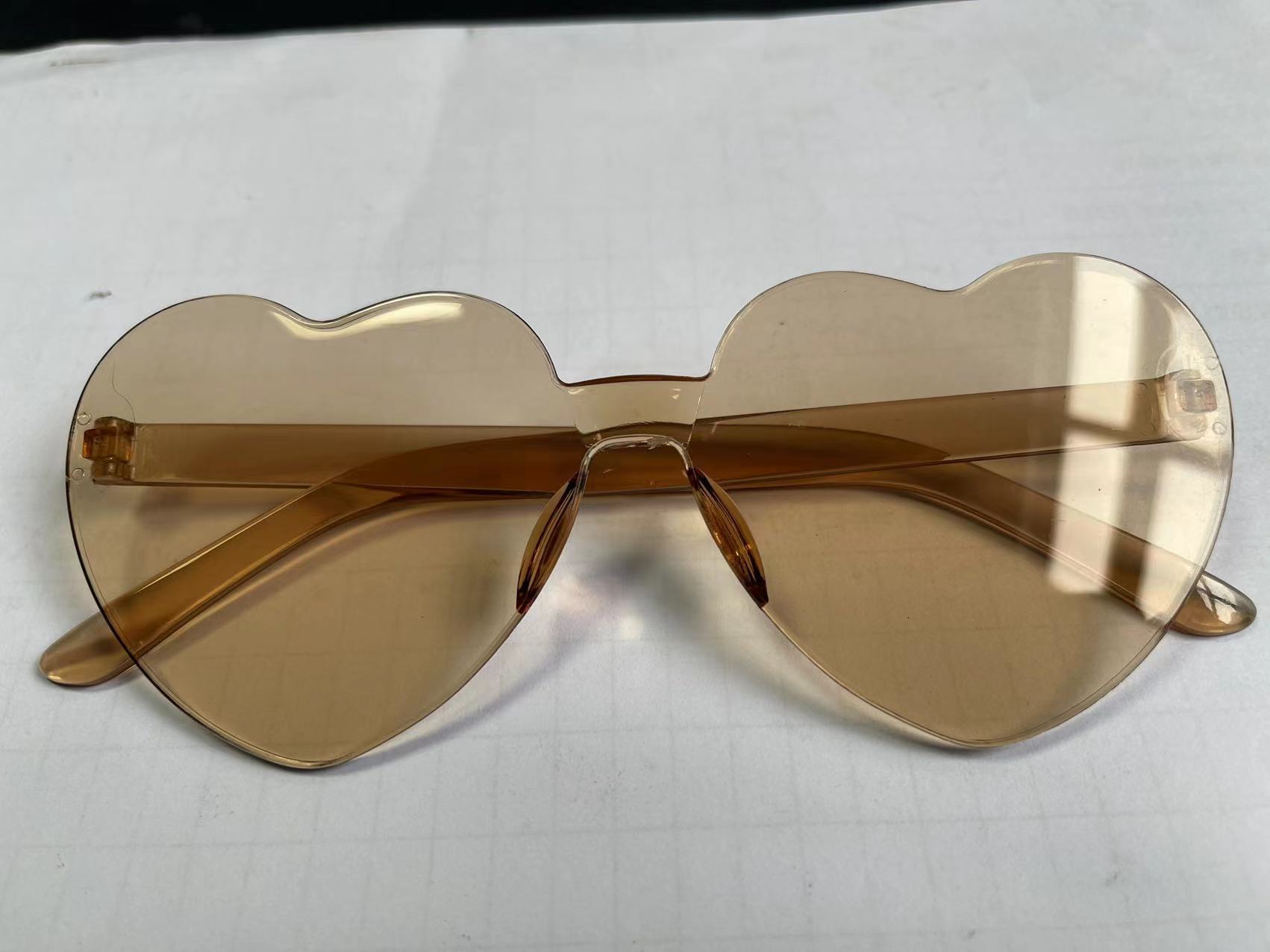 Picture of Heart Sunglasses, Heart Sunglasses, Jelly Color Rimless Heart-Shaped One-Piece Glasses, Dazzling Color Glasses