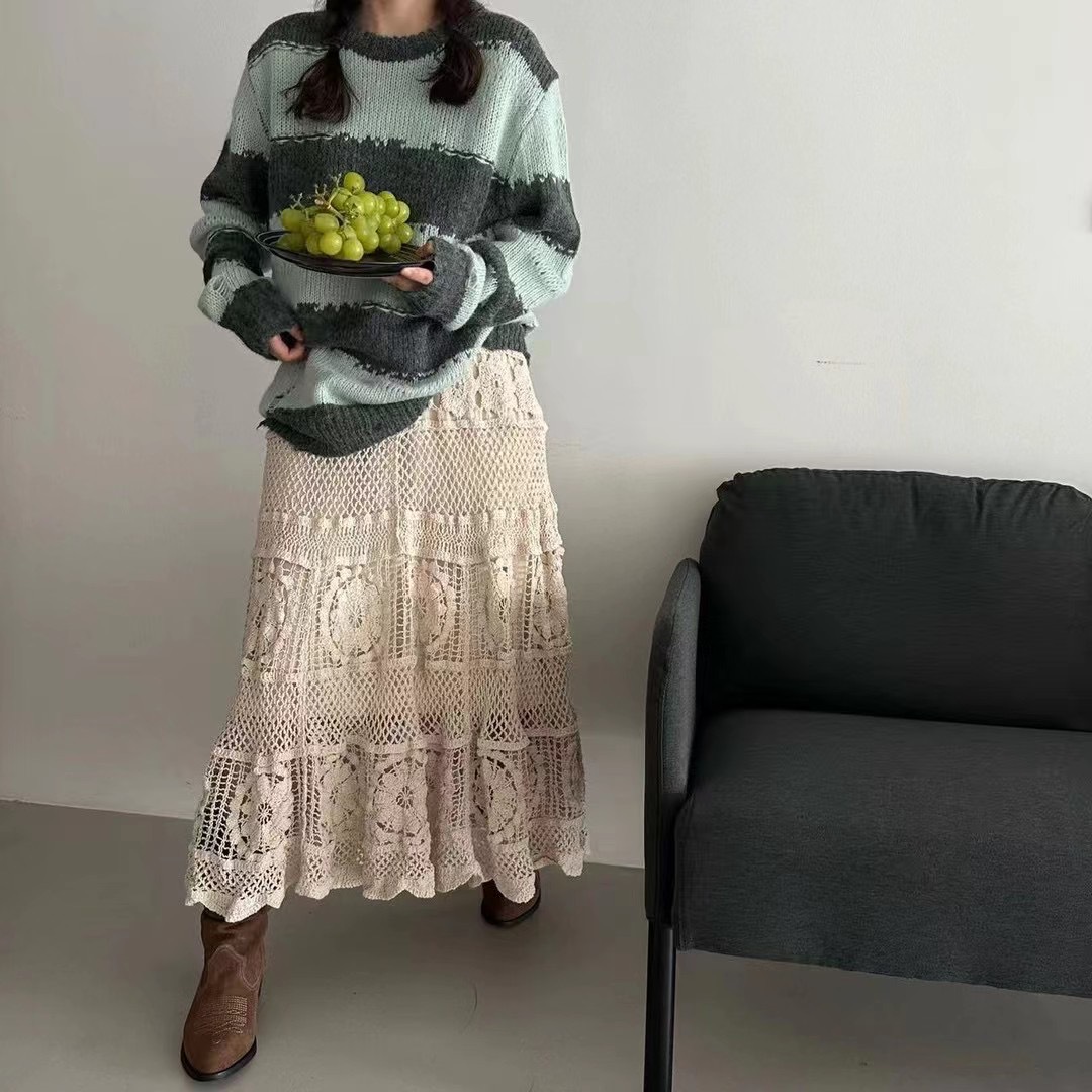French retro hollow-out crocheted elastic waist skirt for women 2023 autumn new design sense niche large swing A- line skirt