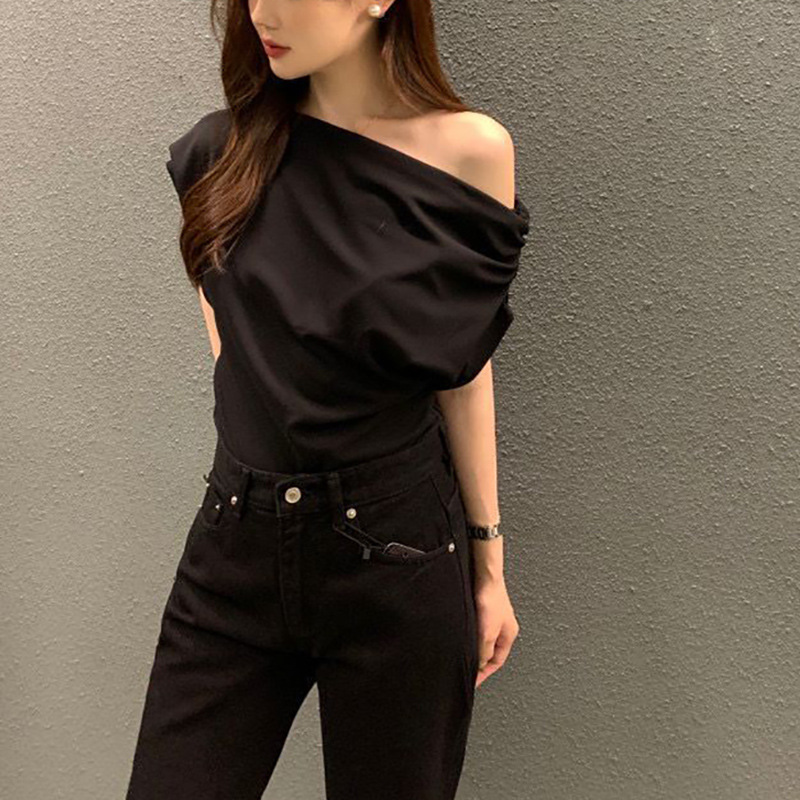 Picture of South Korea Chic Top Summer New Niche Irregular Slant Shoulder Design Sense Loose Solid Color Pullover Short-sleeved T-shirt