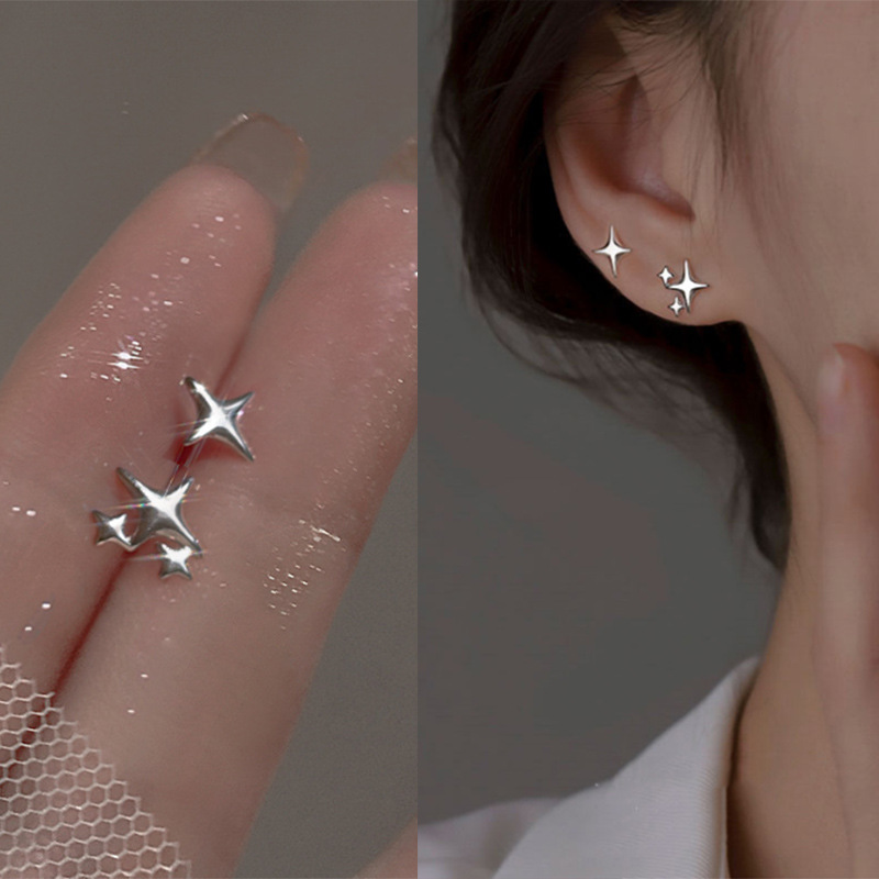 Fashionable Asymmetrical Star Earrings for Women, Simple, Cool Style, High-End Earrings, Fashionable and Luxurious Earrings