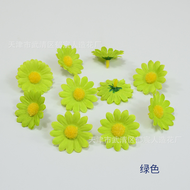 Picture of Simulated Daisy Flower Wholesale Chrysanthemum Head DIY Flower Bridal Garland Wrist Flower Hat Flower Factory Direct Sale