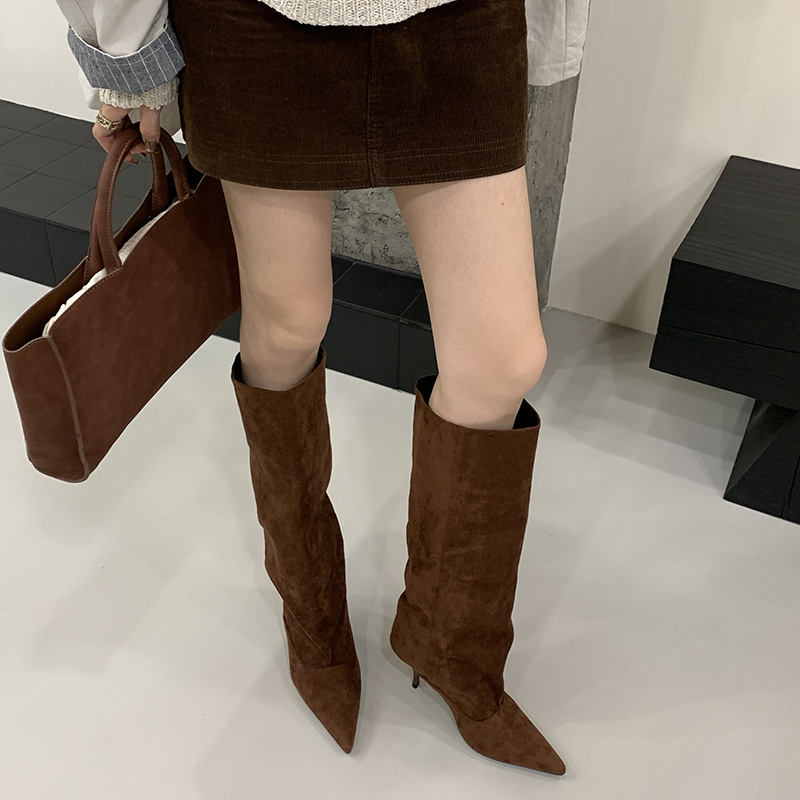 Picture of 2025 Fall/Winter European and American style fashion pointed toe high boots with simple temperament solid color high heel sleeves no more than knee boots