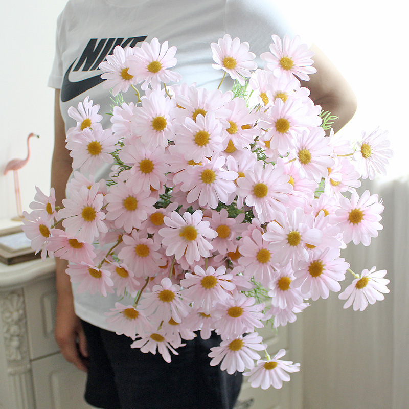 Picture of 5 heads Dutch Daisy small Daisy Persian artificial flower silk flower small wild chrysanthemum false flower Daisy decoration wedding wholesale