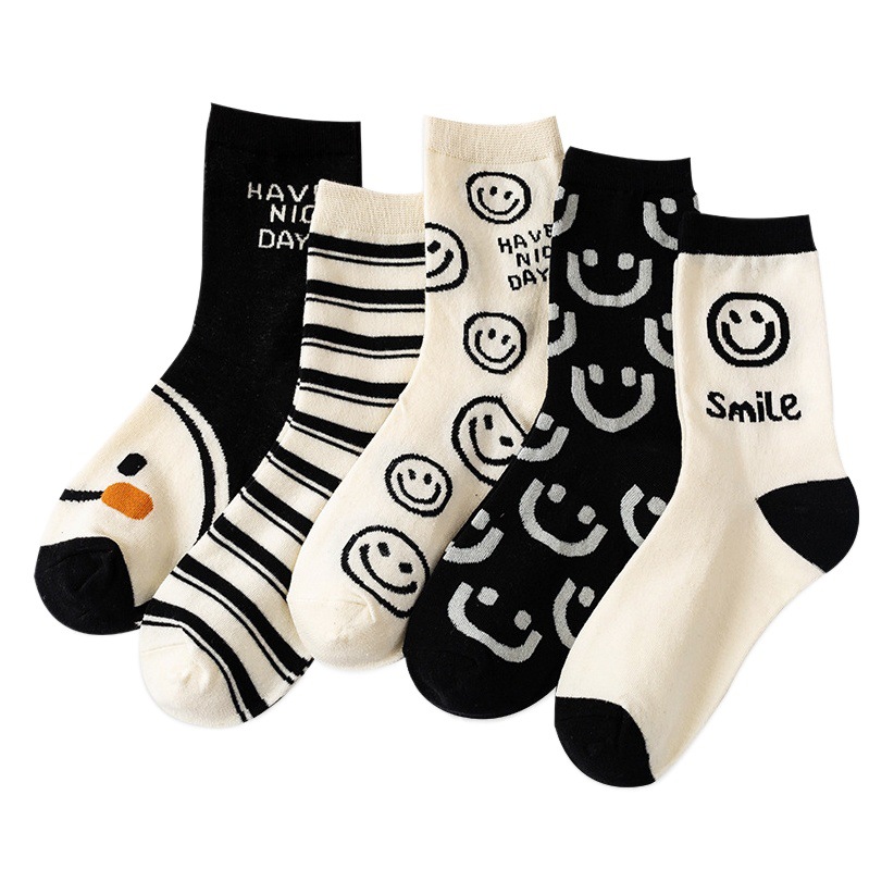 Socks Women's Mid-size Socks Smiley Cute Personality Ins Trendy Black and White Color Stockings Sweet Cartoon Girls Sports Socks