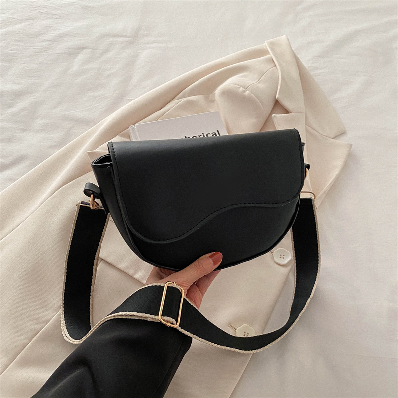 Picture of Textured small bag women's simple shoulder bag 2024 spring new popular messenger bag fashion underarm saddle bag