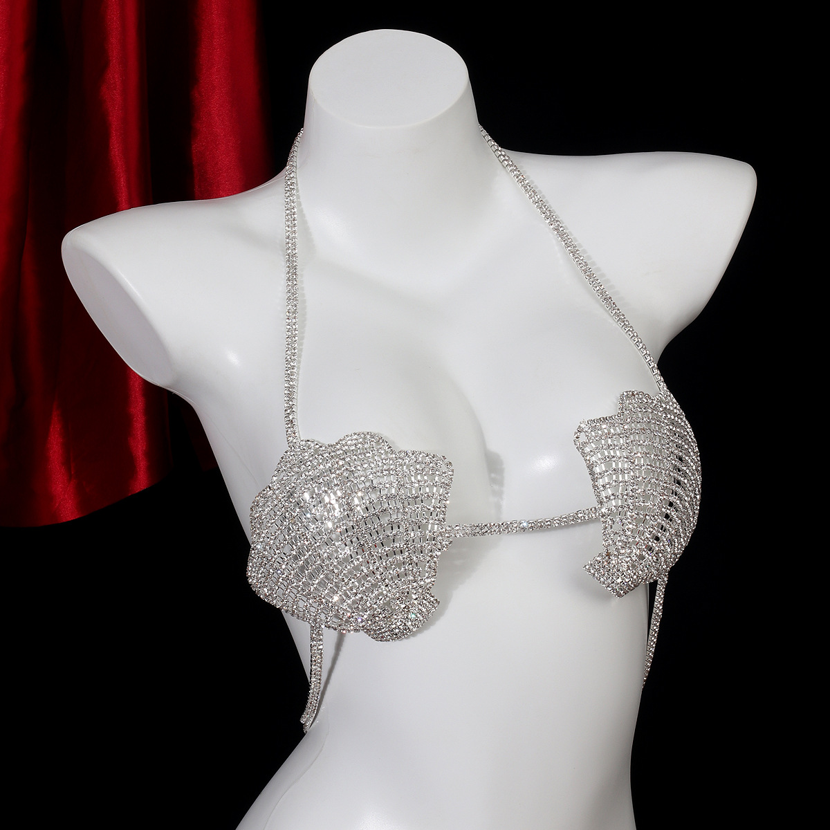 Europe and the United States cross-border hot fashion exaggerated shell bikini chest chain nightclub party sexy rhinestone chest chain body chain