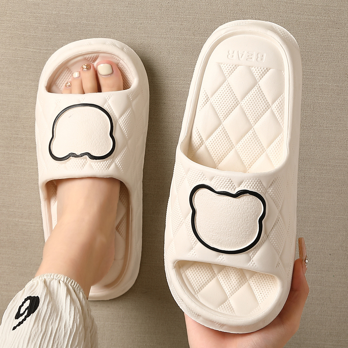 Slippers Summer Cartoon Slippers Women Thick Bottom Home One-Word Slippers Indoor Bath Slippers Men eva Sandals Slippers Wholesale
